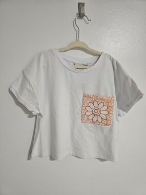 🧸2/20$ NWT Mid White Cropped Tee with Floral Embroidery Size 9-10T Girl